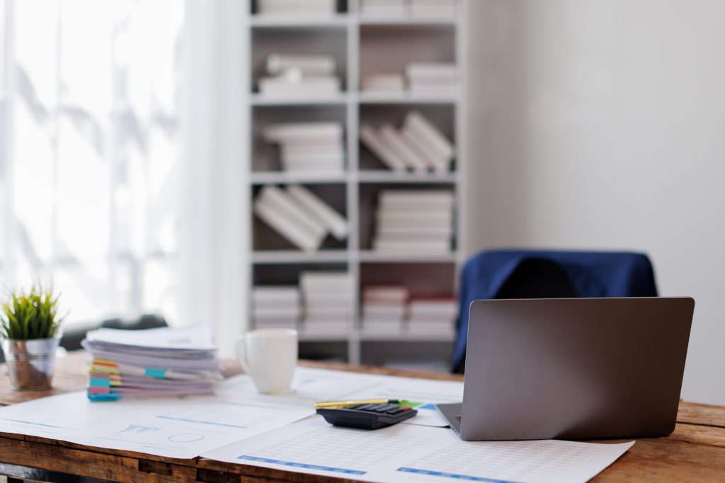 Home Office Deduction: Criteria, Calculation, and Support for Taxpayers